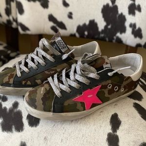 Ladies Camo Superstar Golden Goose